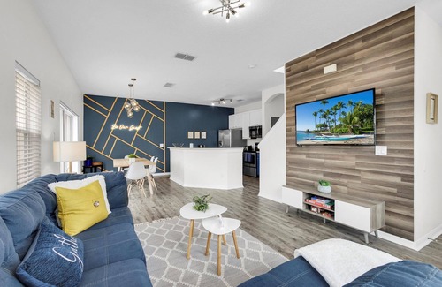 Bellavida House | Spacious 4BR-3BA Pool Home Near Disney & Universal – Great for Families!