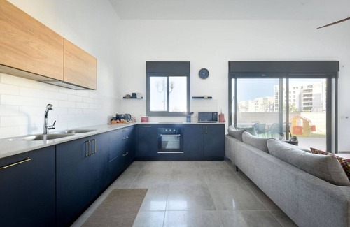 Nahariya Apartment | Spacious 4BR Holiday by Sea N' Rent