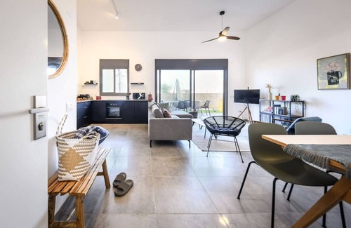 Nahariya Apartment | Spacious 4BR Holiday by Sea N' Rent