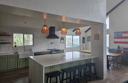 The Dunes House | Spacious 4BR Lakeview Getaway, Gourmet Kitchen + Family-Friendly Fun