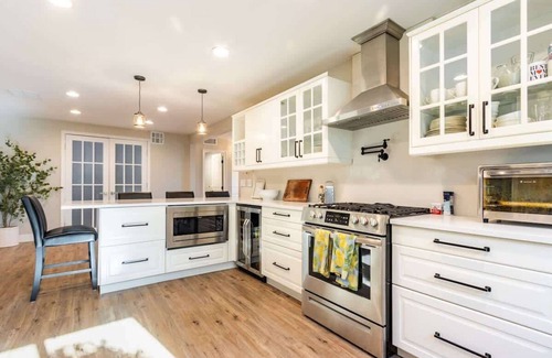 Placentia House | Spacious 4BR Retreat near Disneyland & Beaches