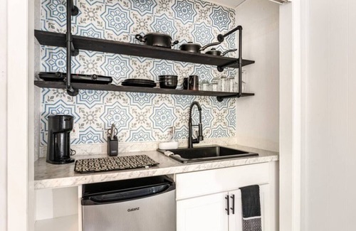 Pine Hills House | Spacious 4BR Retreat Wi-Fi + Pets OK