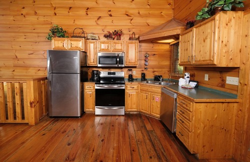 Caton Cabin | Spacious 4BR w/Amazing VIEWS! + HOT TUB
