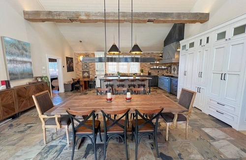Hermosa House | Spacious 4BR w/Yard, Hot Tub, Game Room, Pond & Creek