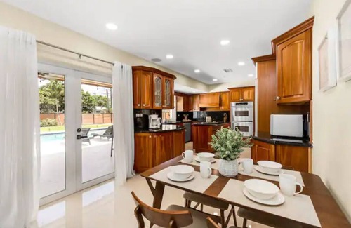 Washington Park Villa | Spacious 5.5 bedroom 4 bath villa, heated pool!