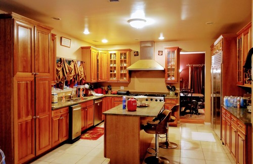 Huntington Station House | Spacious 5-bedroom house with AC and room in charming Huntington/Dix Hills