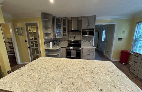 Evans House | Spacious 5-bdrm, 4bth with AC, WiFi, fenced yard, outdoor pool in charming Evans