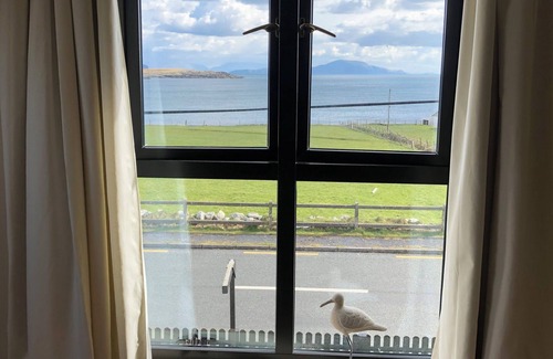 Dooagh House | Spacious 5-bedroom house with sea views for up to 12 guests in beautiful Achill