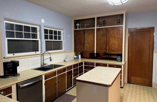 Pendleton House | Spacious 5-bedroom, 2-bath ranch house