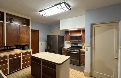 Pendleton House | Spacious 5-bedroom, 2-bath ranch house