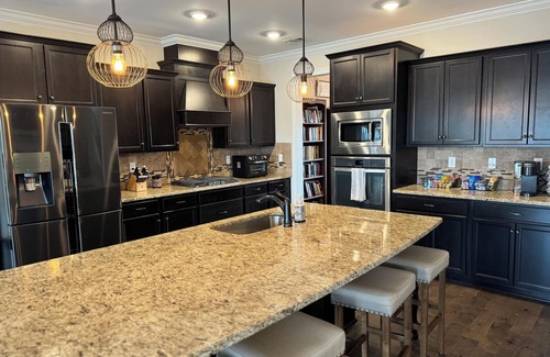 Grovetown House | Spacious 5-bedroom, 8-bed house in welcoming Grovetown, w/Rogue fitness room
