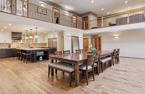 Montgomery House | Spacious 5-bedroom historic house in Montgomery, MN