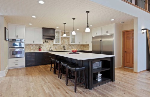Montgomery House | Spacious 5-bedroom historic house in Montgomery, MN