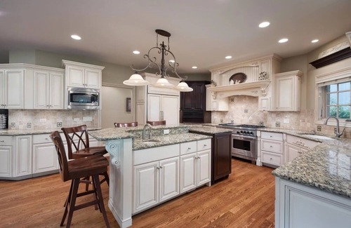 Naperville House | Spacious 5-bedroom house in nice Naperville with WiFi, fitness room