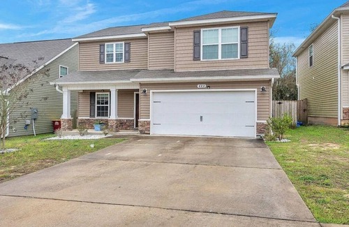 Crestview House | Spacious 5-bedroom house with AC, WiFi in charming Crestview