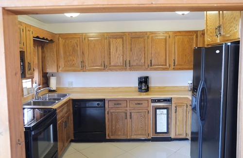 Burnside House | Spacious 5-Bedroom Home on Lake Cumberland!