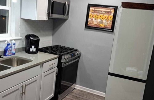 Highland Square House | Spacious 5-Bedroom Home in Highland Square Akron