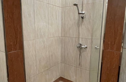 Hilongos Hotel | Spacious 5-bedroom hotel in awesome Hilongos with WiFi, AC
