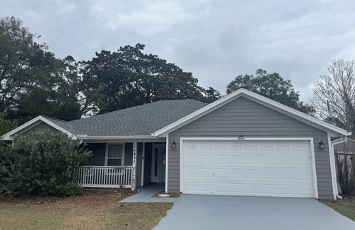 Alachua House | Spacious 5-bedroom house with AC, WiFi in pleasant Alachua