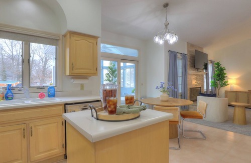 Decatur House | Spacious 5-bedroom House, Hot Tub, Firepit, Game Rooms, Theater Room and More!
