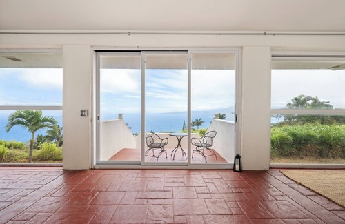 Wailuku House | Spacious 5-bedroom house with 360 view in serene Wailuku