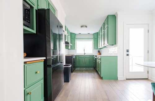 Ames House | Spacious 5-bedroom house in peaceful Ames neighborhood just steps from campus.