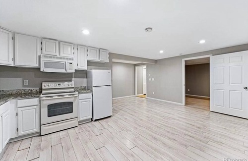 Aurora Highlands House | Spacious 5-bedroom house in enchanting Aurora with ,RV Parking Area,WiFi,AC etc.