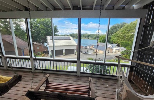 Lisbon House | Spacious 5-bedroom lake house in charming Hanoverton with hot tub, WiFi, AC