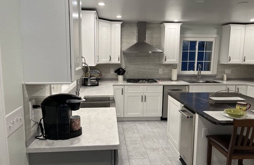 Erie House | Spacious 5 Bedroom Newly Remodeled Retreat