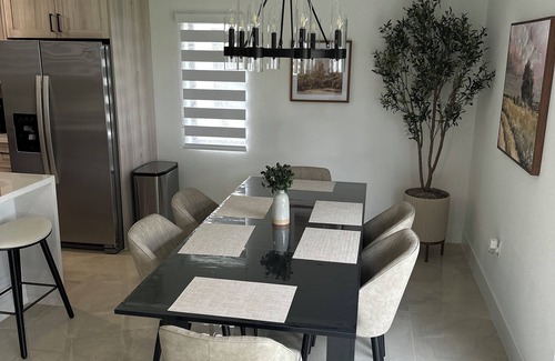 Florida City House | Spacious 5-bedroom house near the Florida Keys
