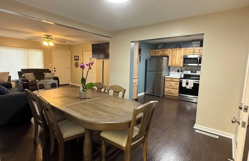 St Albans House | Spacious 5-bedroom house with AC, WiFi in brilliant Saint Albans