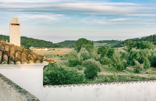 Rio Maior House | Spacious 5-bedroom house in charming Sao Joao da Ribeira with AC, WiFi