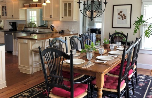 Tom Nevers House | Spacious 5BR 7 bath Home on 3 Acres Near Beach/Bike Path/Shuttle Bus