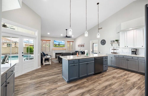 Stetson Hills State House | Spacious 5BR w/Pool, Spa, Putting Green, 2 King Suites + Golf Nearby