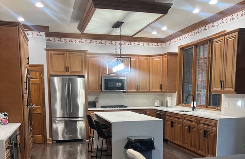 Butler House | Spacious 6 bed 6 bath home in Butler PA on a golf coarse. Family friendly