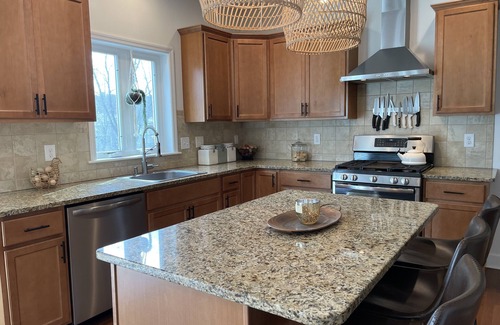 Saratoga Springs House | Spacious 6 bedroom, 3.5 bathroom home just 10 minutes from the race track!