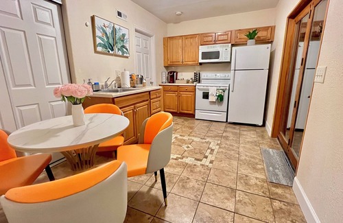 Dam East - West House | Spacious 6-bedroom house with HOT TUB -ideal for large family gatherings