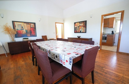 Bemposta Villa | Spacious 6-Bedroom Villa with view to the Douro River - Pool & Canoes Included