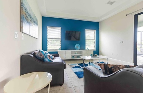 Haines City Villa | SPACIOUS 6bdrm Villa near ALL the attractions!