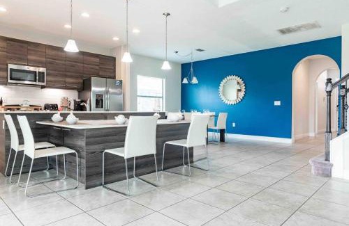 Haines City Villa | SPACIOUS 6bdrm Villa near ALL the attractions!