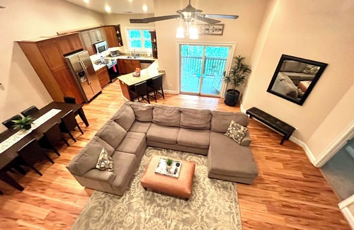 Arden House | Spacious 6br/4ba Home - weekly & monthly rates avail.