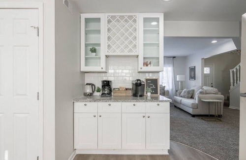 Lake Waukomis House | Spacious 6BR Haven: Family-Friendly