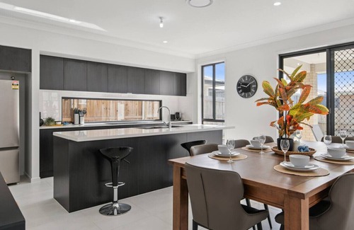 Victoria Point Apartment | Spacious 6BR Home Near Beach in Victoria Point