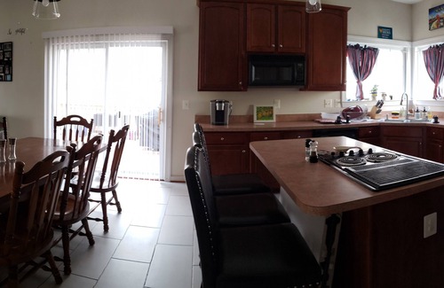 Severn House | Spacious 6BR Retreat in Fabulous Severn, Fitness Room, AC & Fast WiFi!