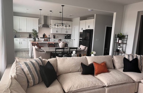 McDonough House | Spacious 7bedroom house in McDonough with Pool, WiFi, fitness room, and theater