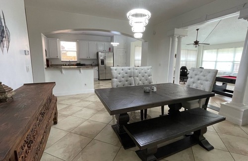 Vista East House | Spacious 7BR Home w/Lakeview & Hidden Rooms