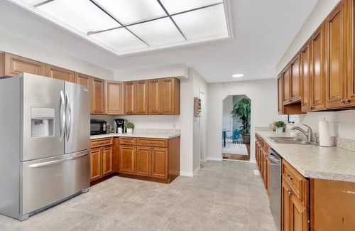 Palm Harbor House | Spacious 8-Bedroom Mansion Just 10 Minutes from Honeymoon Island Beach