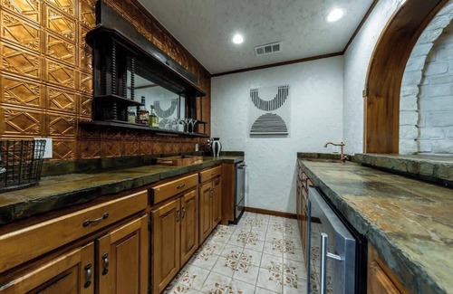 Gonzales House | Spacious 90 Acre Ranch, Ideal for Families, Reunions, Events, Sleeps 13
