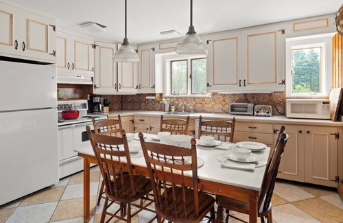 Moscow House | Spacious and authentic Vermont retreat in the heart of Stowe; Perfect for groups