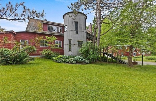Moscow House | Spacious and authentic Vermont retreat in the heart of Stowe; Perfect for groups